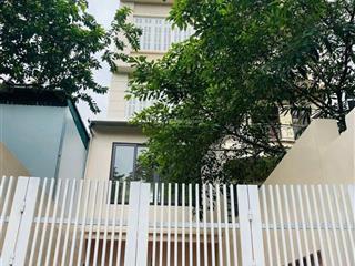 Bán nhà ngã 3 xã đàn phạm ngọc thạch đống đa 75m2 5 tầng nhỉnh 11tỷ  20m ra phố  ngõ 3m  nhà dân