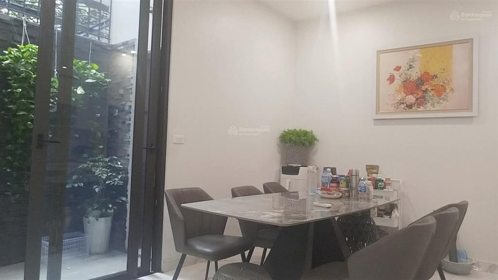 Chính chủ bán nhà phân lô thái hà ôtô đỗ cửa  nhà cực đẹp  hai thoáng  sân rộng  4 ngủ  sổ đẹp