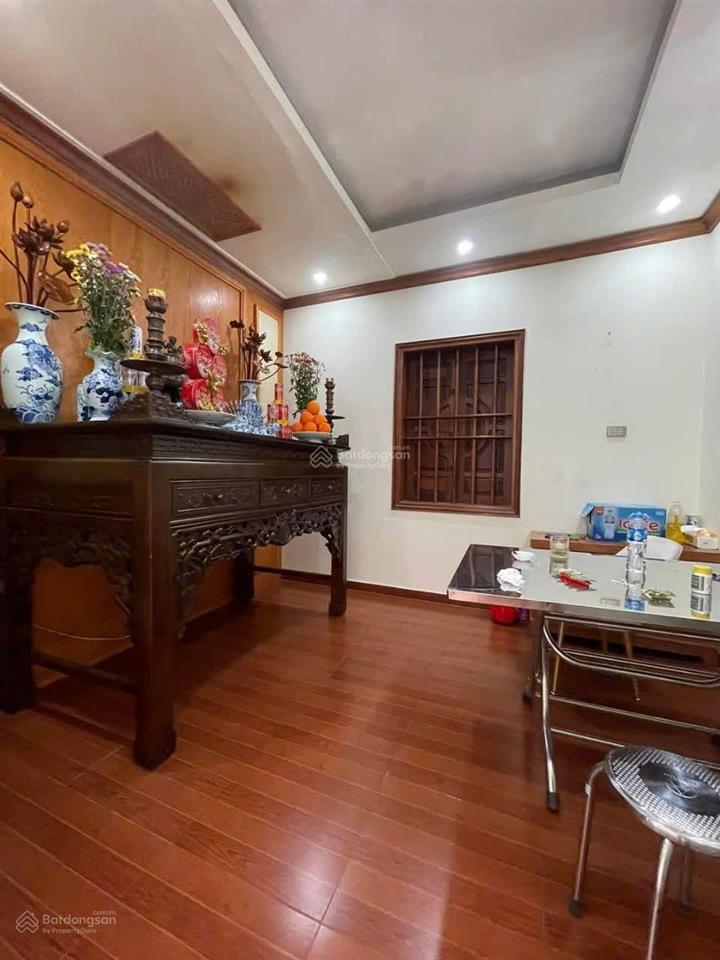 Chính chủ bán nhà phân lô thái hà ôtô đỗ cửa  nhà cực đẹp  hai thoáng  sân rộng  4 ngủ  sổ đẹp
