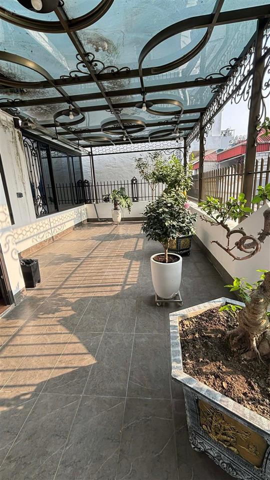 Bán nhà phố hoàng cầu  trần quang diệu 50 m 6 tầng 10m ra ôtô tránh  nhà xây còn rất mới  sổ đẹp