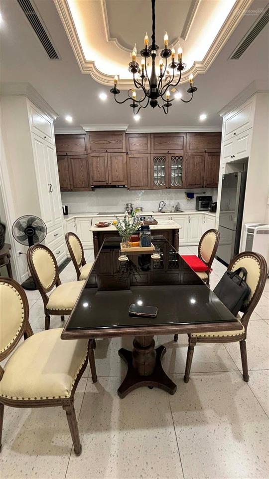 Bán nhà phố hoàng cầu  trần quang diệu 50 m 6 tầng 10m ra ôtô tránh  nhà xây còn rất mới  sổ đẹp