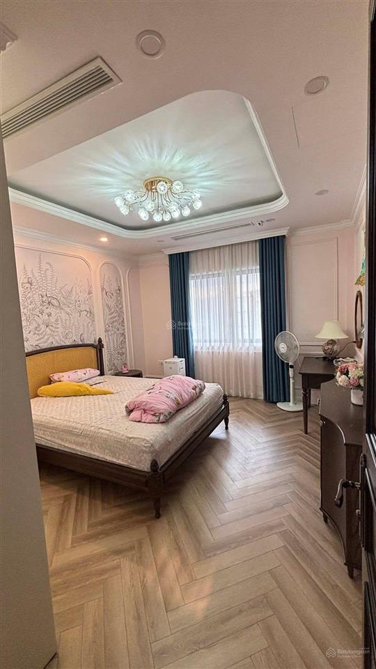 Bán nhà phố hoàng cầu  trần quang diệu 50 m 6 tầng 10m ra ôtô tránh  nhà xây còn rất mới  sổ đẹp