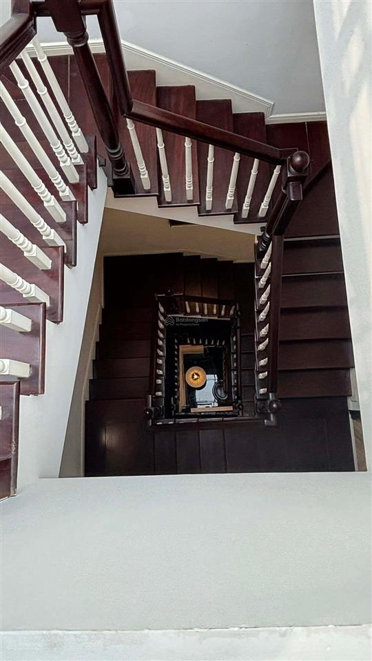 Bán nhà phố hoàng cầu  trần quang diệu 50 m 6 tầng 10m ra ôtô tránh  nhà xây còn rất mới  sổ đẹp