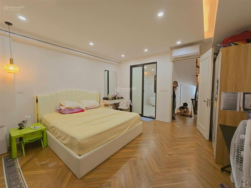 Bán gấp nhà đẹp ở ngay phố thái hà  đống đa  10m ra phố  lô góc  nhà xây cực đẹp  ngõ thông