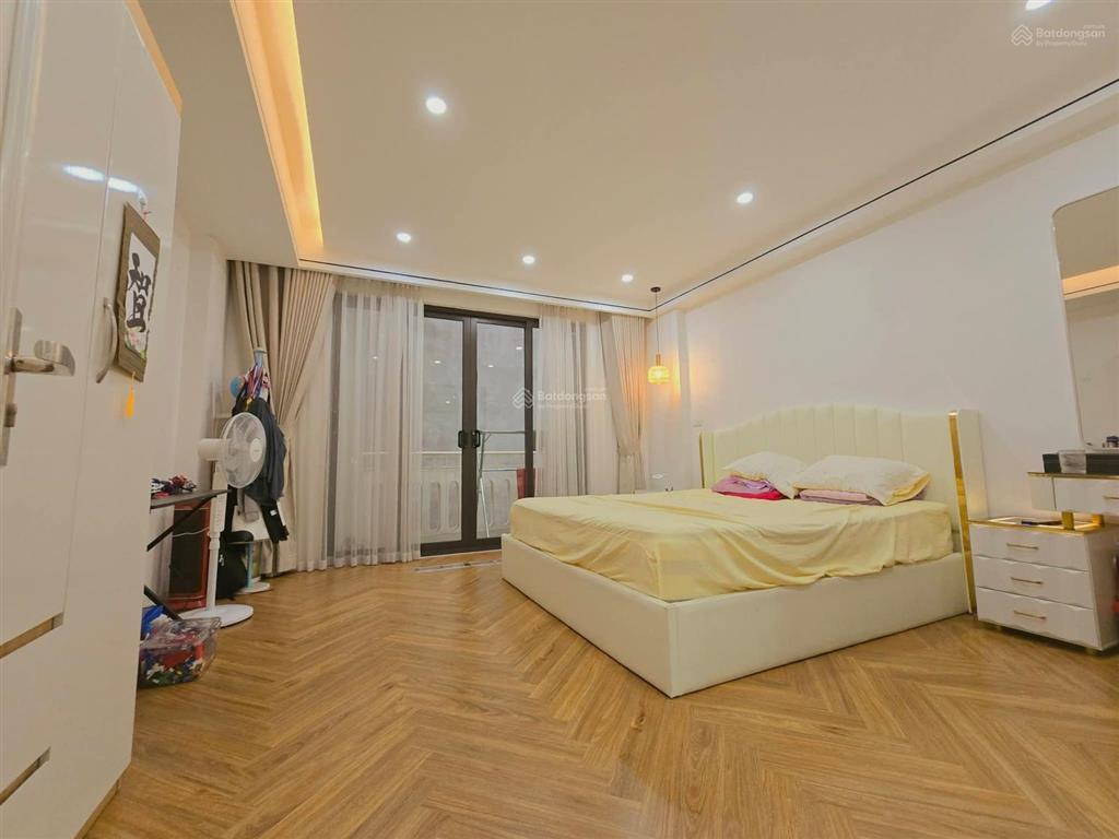 Bán gấp nhà đẹp ở ngay phố thái hà  đống đa  10m ra phố  lô góc  nhà xây cực đẹp  ngõ thông