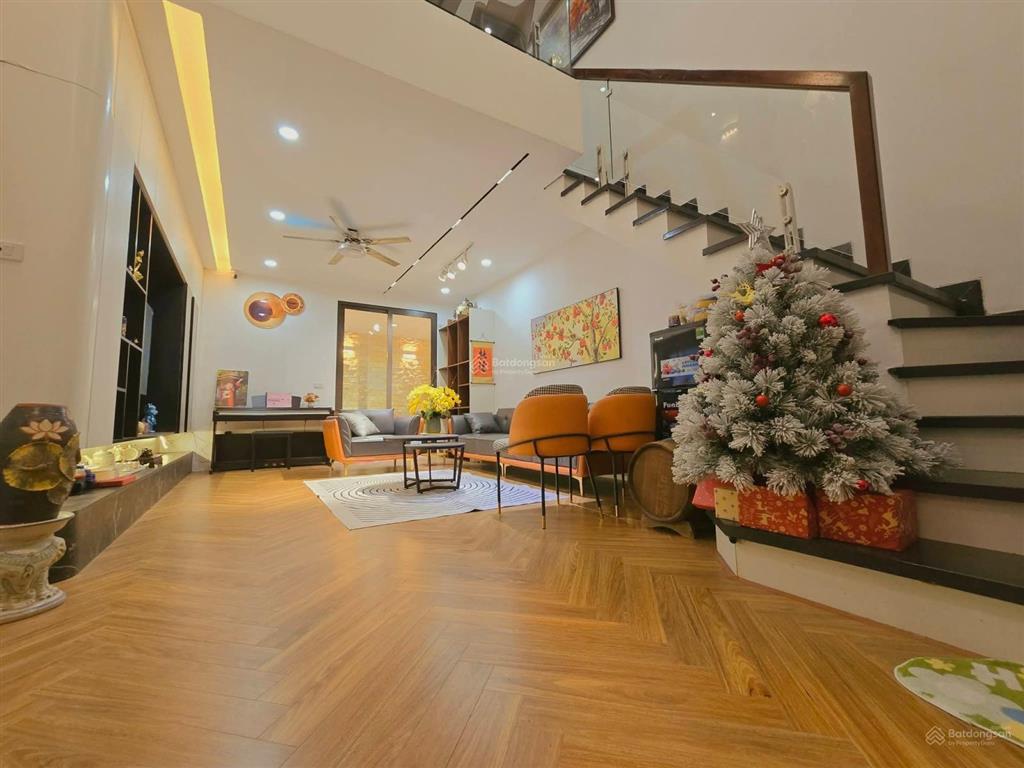 Bán gấp nhà đẹp ở ngay phố thái hà  đống đa  10m ra phố  lô góc  nhà xây cực đẹp  ngõ thông