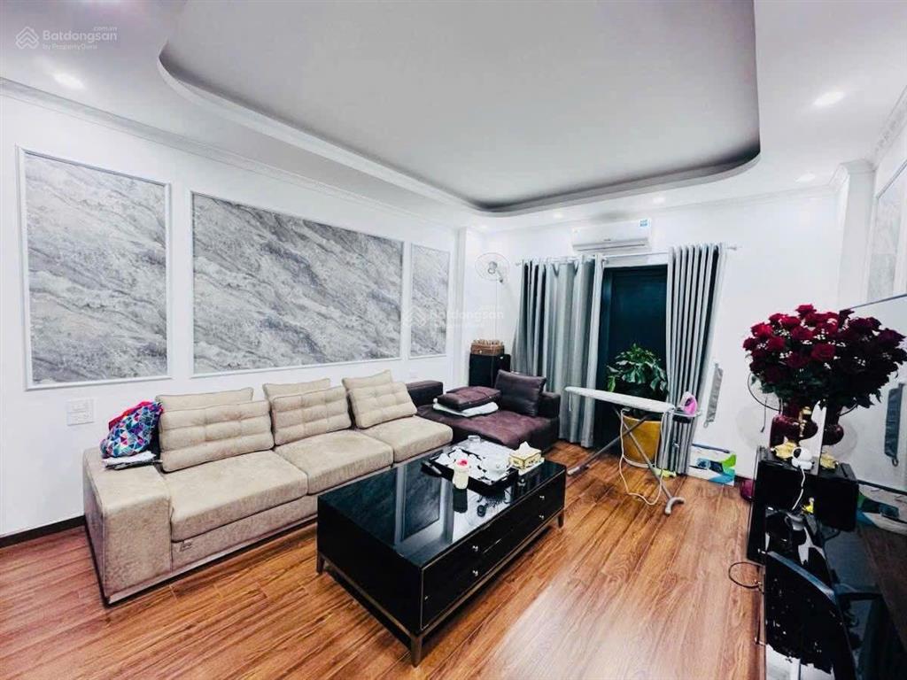 Nhà ngọc khánh  ba đình  khu phân lô cán bộ  ngõ thông  thang máy 35m ra phố  giá 8,9 tỷ