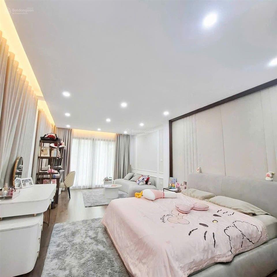 Nhà ngọc khánh  ba đình  khu phân lô cán bộ  ngõ thông  thang máy 35m ra phố  giá 8,9 tỷ