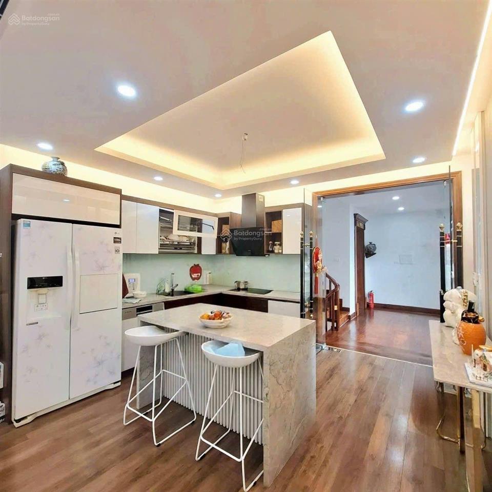 Nhà ngọc khánh  ba đình  khu phân lô cán bộ  ngõ thông  thang máy 35m ra phố  giá 8,9 tỷ