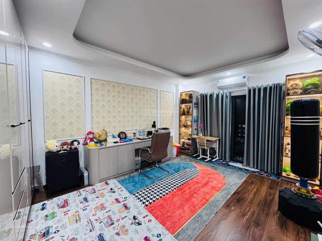 Nhà ngọc khánh  ba đình  khu phân lô cán bộ  ngõ thông  thang máy 35m ra phố  giá 8,9 tỷ