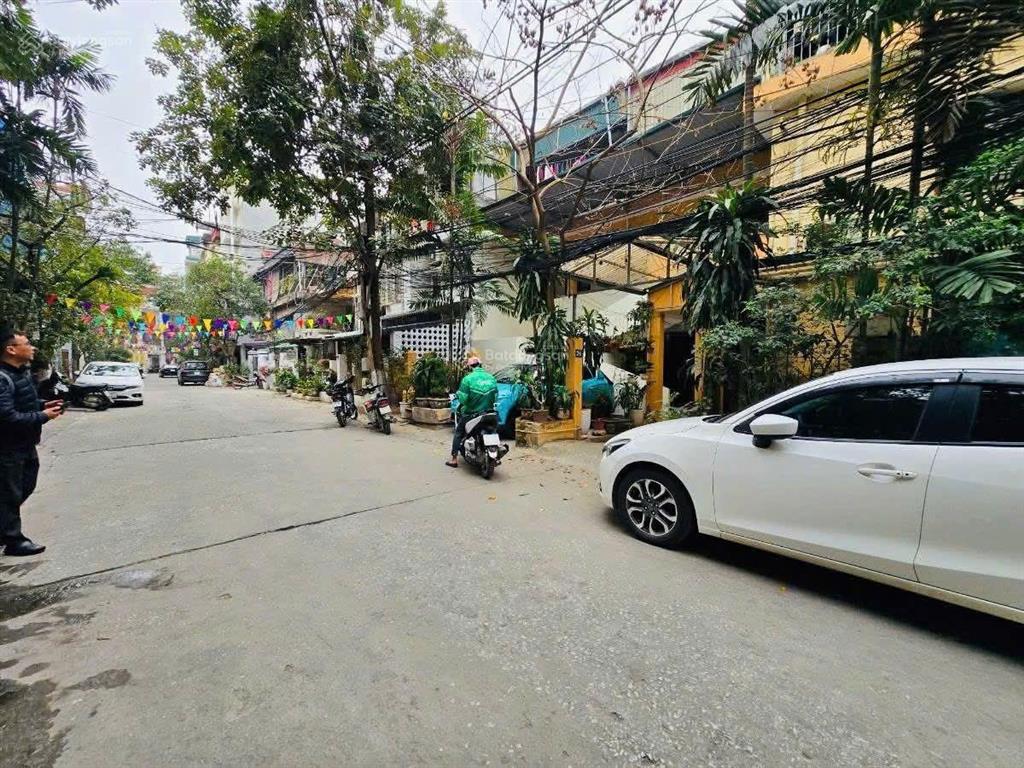 Nhà ngọc khánh  ba đình  khu phân lô cán bộ  ngõ thông  thang máy 35m ra phố  giá 8,9 tỷ