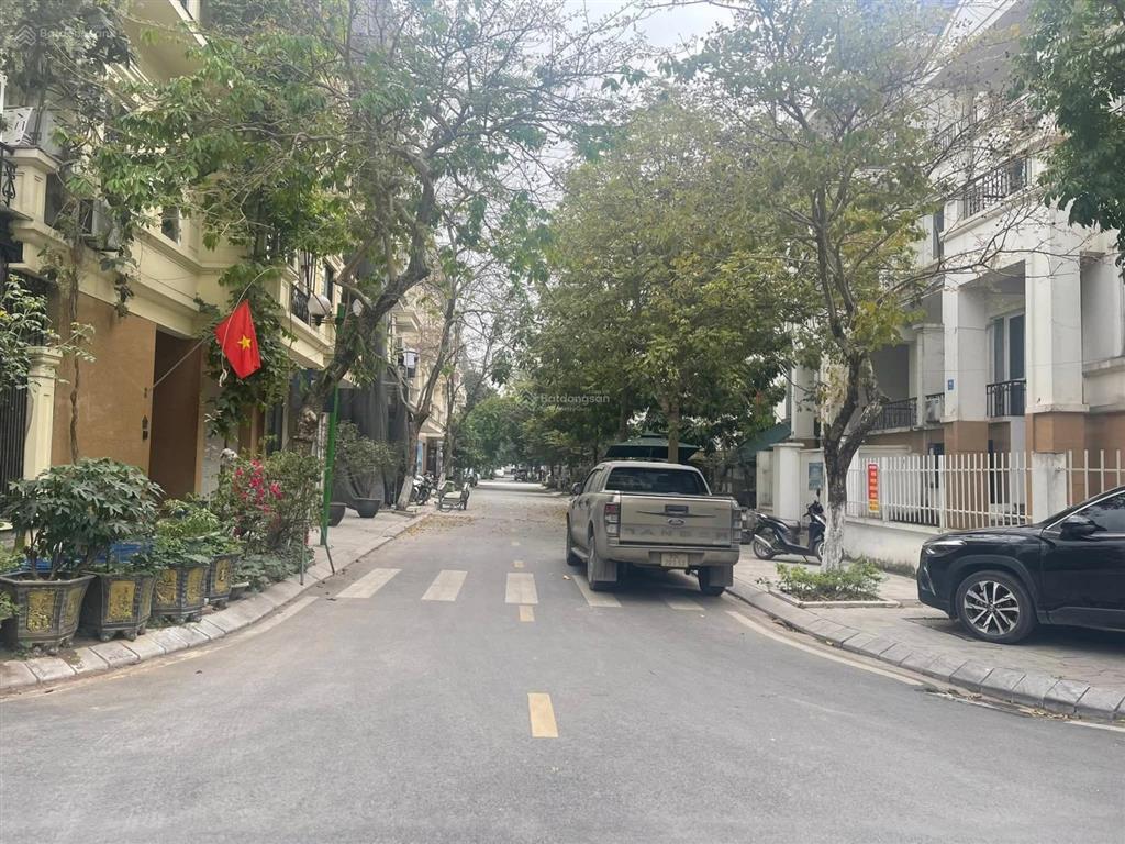 Cần bán phân lô hoàng cầu 55m  đống đa vỉa hè ô tô tránh ngõ thông kinh doanh nhà xây kiên cố