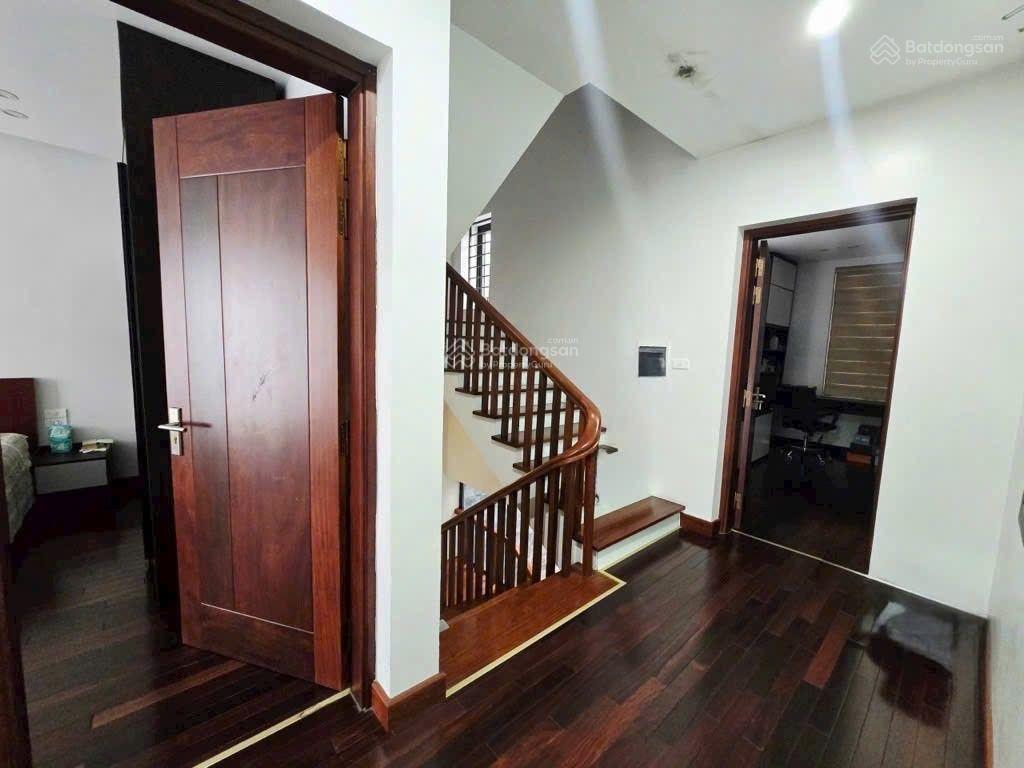 Nhà đẹp phố trần quang diệu 60m2 5 tầng nhỉnh 10 tỷ  ô tô 7 chỗ đỗ cổng  3 thoáng dân xây thoáng