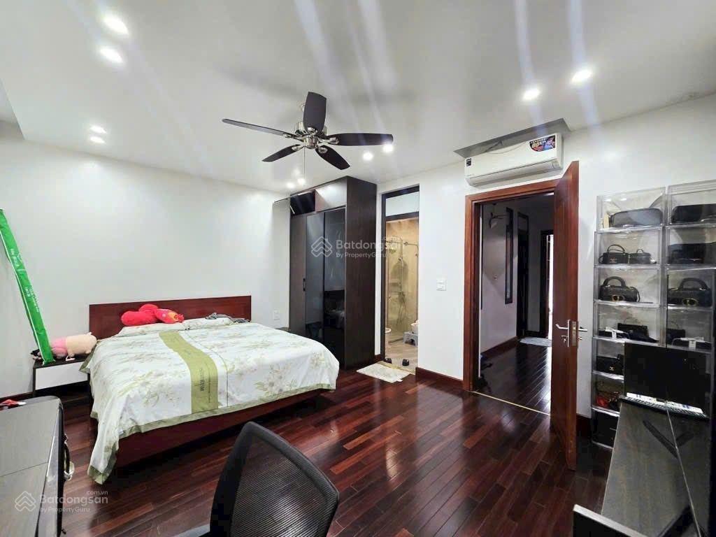 Nhà đẹp phố trần quang diệu 60m2 5 tầng nhỉnh 10 tỷ  ô tô 7 chỗ đỗ cổng  3 thoáng dân xây thoáng