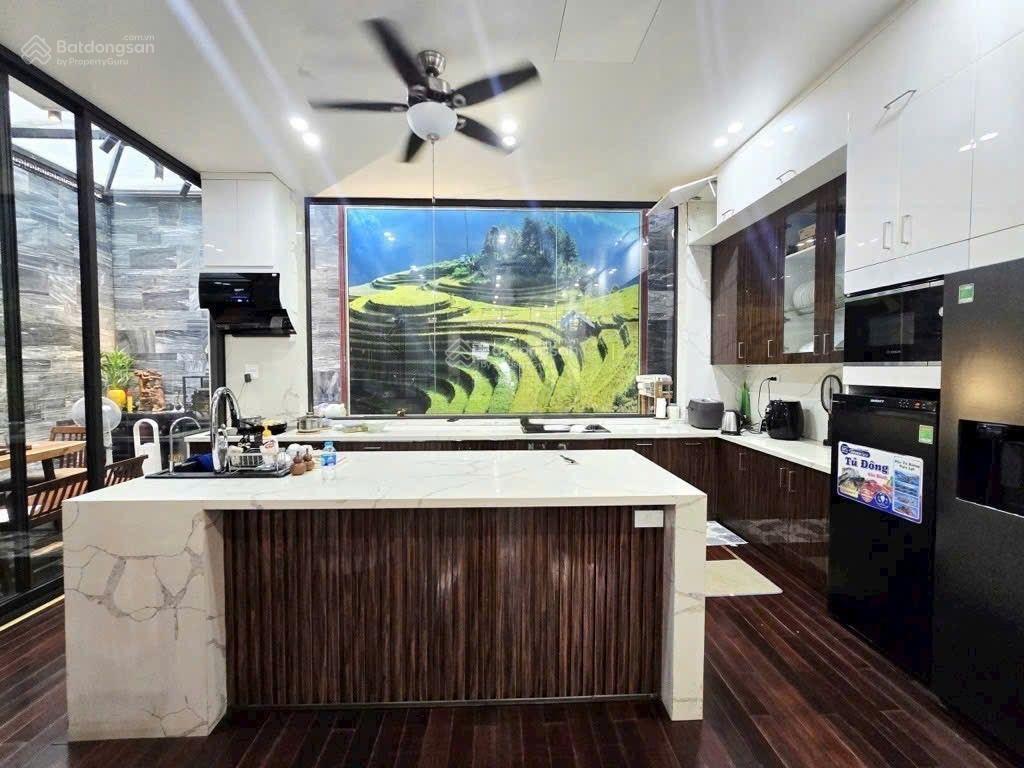 Nhà đẹp phố trần quang diệu 60m2 5 tầng nhỉnh 10 tỷ  ô tô 7 chỗ đỗ cổng  3 thoáng dân xây thoáng