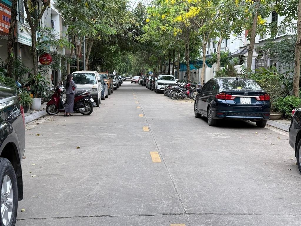 Nhà hoàng cầu đống đa  2 mặt ngõ ô tô tránh kinh doanh ô chờ thang máy kinh doanh nhà cực đẹp