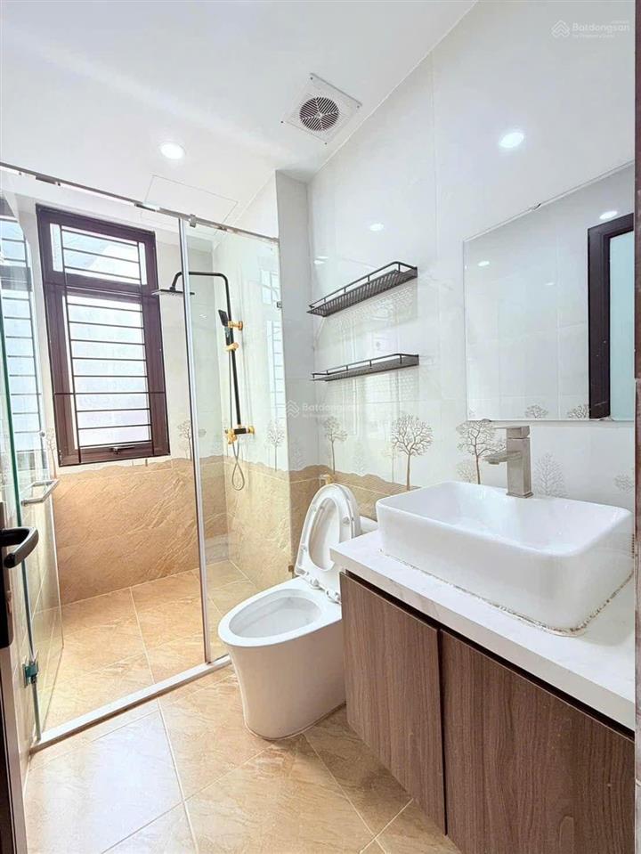 Nhà phố đào tấn  48m2 thang máy  ngõ nông, vài bước ra mặt phố  mặt tiền đẹp nhà mới thoáng