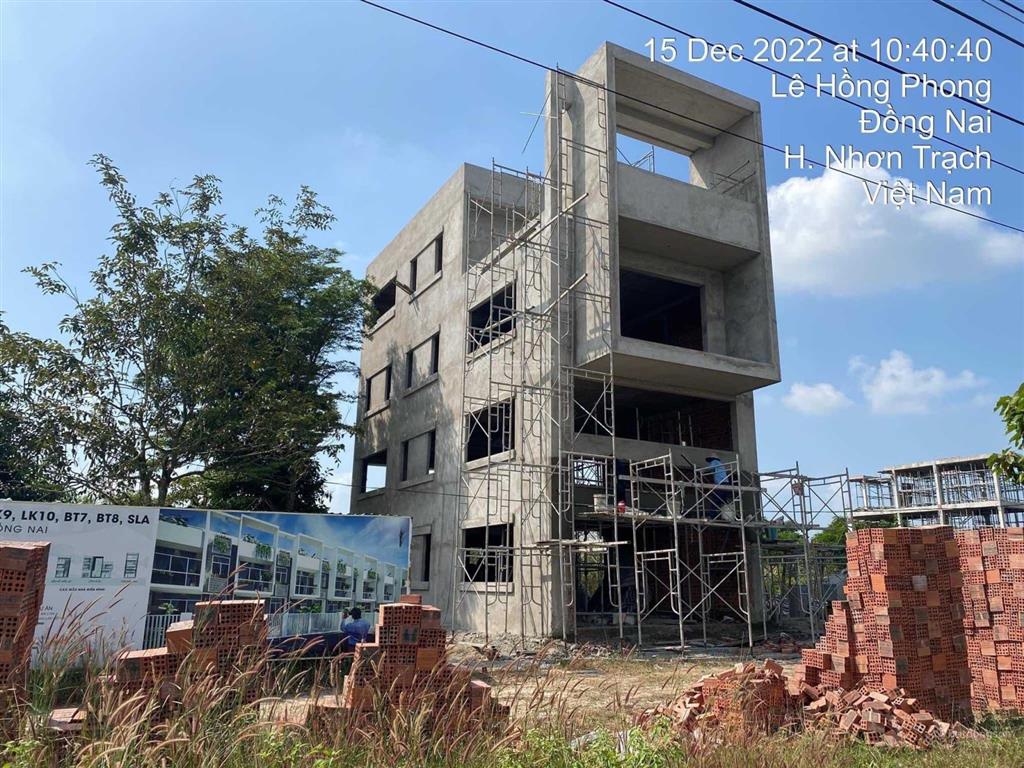 Cần tiền bán nền đất dự án sunflower city nhơn trạch đồng nai 161m2 giá 1,1 tỷ.  0935 373 ***