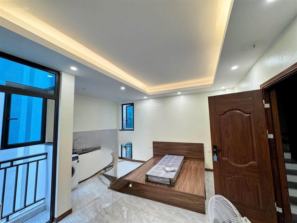 Cho thuê ccmn phố hoàng như tiếp long biên  full nội thất  nội thất xịn  thang máy