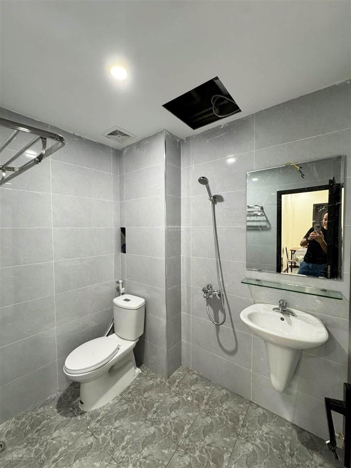 Cho thuê ccmn phố hoàng như tiếp long biên  full nội thất  nội thất xịn  thang máy