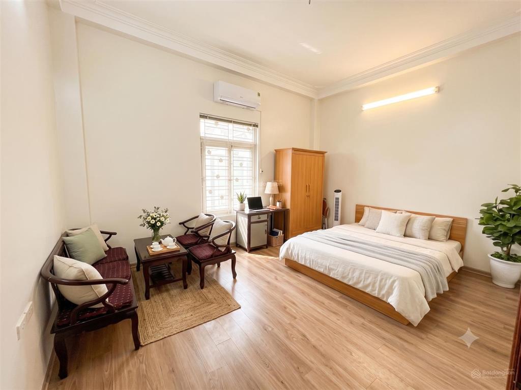 Cho thuê ccmn 2 ngủ 65m2 tại ngọc lâm  ô tô tránh  full nội thất  miễn phí dịch vụ