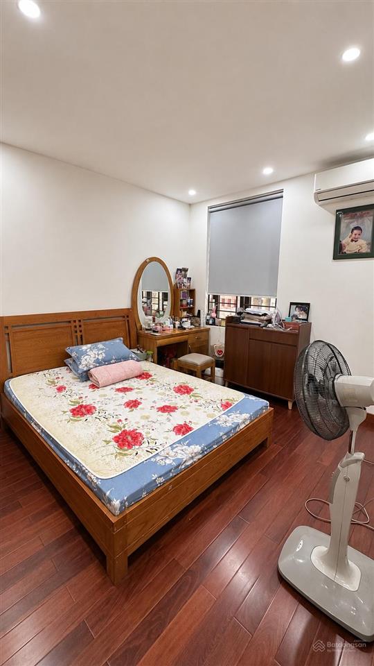 Liền kề tân tây đô 5 tầng thang máy  ô tô đỗ cửa  view vườn hoa  chủ mót bán
