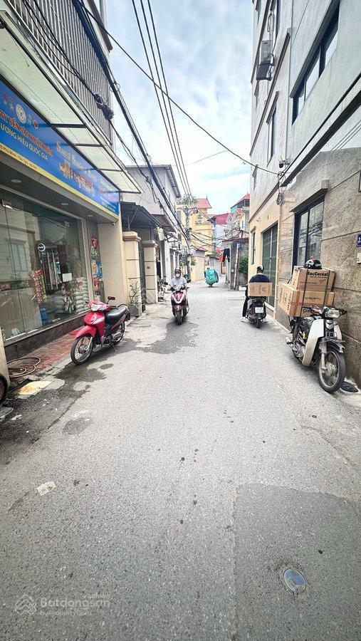 Bán ccmn văn trì, bắc từ liêm  7 tầng thang máy  16 phòng khép kín  dòng tiền 800tr/năm