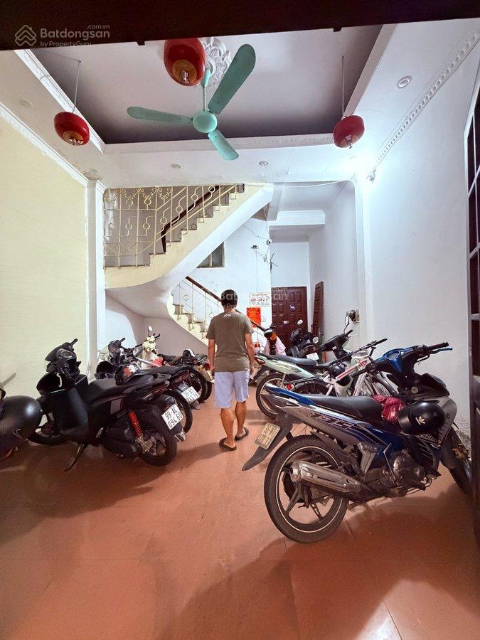 Bán gấp nhà bạch mai 60m2, cách phố 20m  dân xây chắc chắn  gần đường bạch mai 2 mở rộng