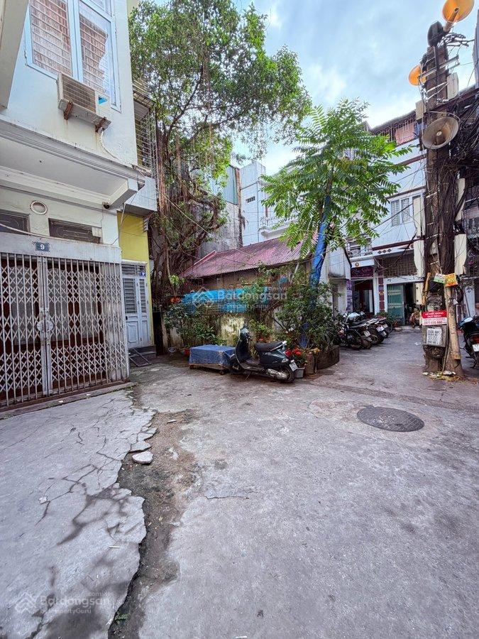 Bán gấp nhà bạch mai 60m2, cách phố 20m  dân xây chắc chắn  gần đường bạch mai 2 mở rộng