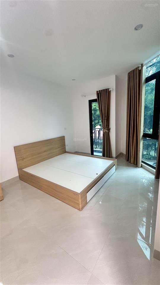 Nhà 6 tầng thang máy hoài đức  ô tô tải tránh trước nhà