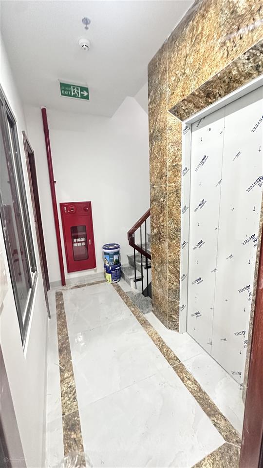 Nhà 6 tầng thang máy hoài đức  ô tô tải tránh trước nhà