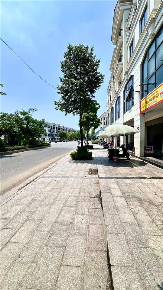 Chủ mót bán giảm sâu nhà lk hinode royal park, mặt đường trục chính hoàng gia 35m