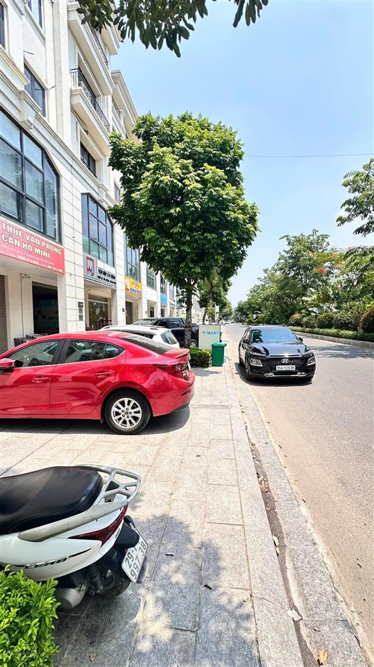 Chủ mót bán giảm sâu nhà lk hinode royal park, mặt đường trục chính hoàng gia 35m