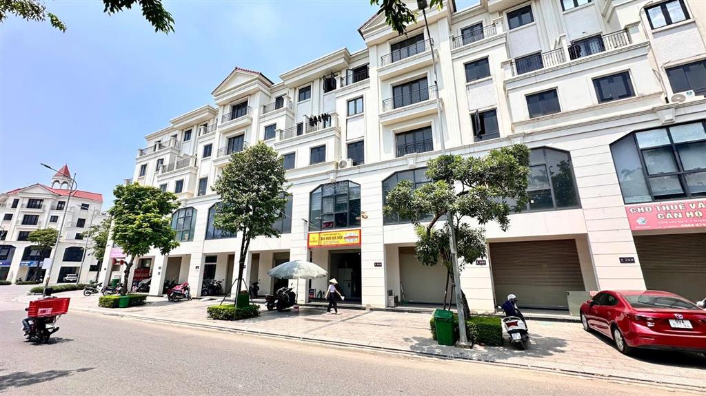 Chủ mót bán giảm sâu nhà lk hinode royal park, mặt đường trục chính hoàng gia 35m