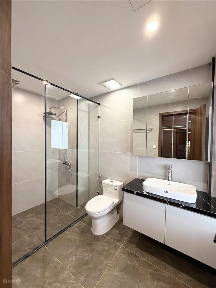 Bán nhà ngọc thụy long biên 7 tầng thang máy gara ô tô full nội thất