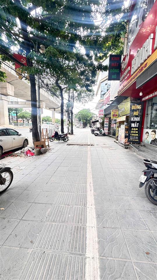 Nhà 7 tầng mặt phố nhổn  mt 9m  gần ga metro và xe bus