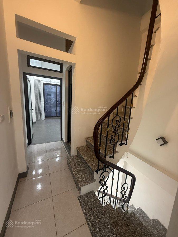 Nhà đẹp thạch bàn 44m2  dân xây chắc chắn  10m ra ô tô tránh  nhỉnh *8 tỷ