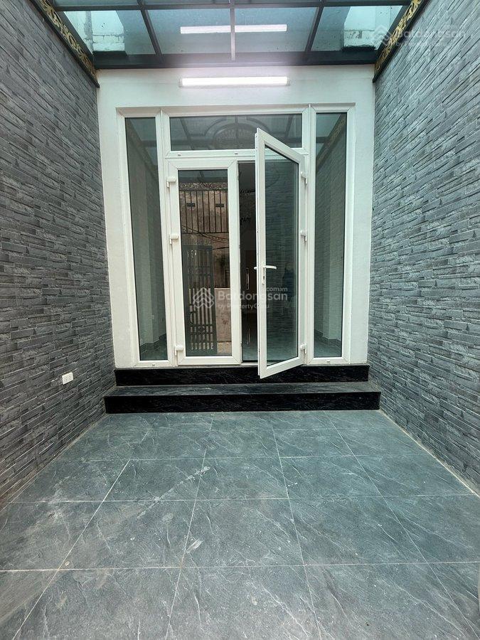 Nhà đẹp thạch bàn 44m2  dân xây chắc chắn  10m ra ô tô tránh  nhỉnh *8 tỷ