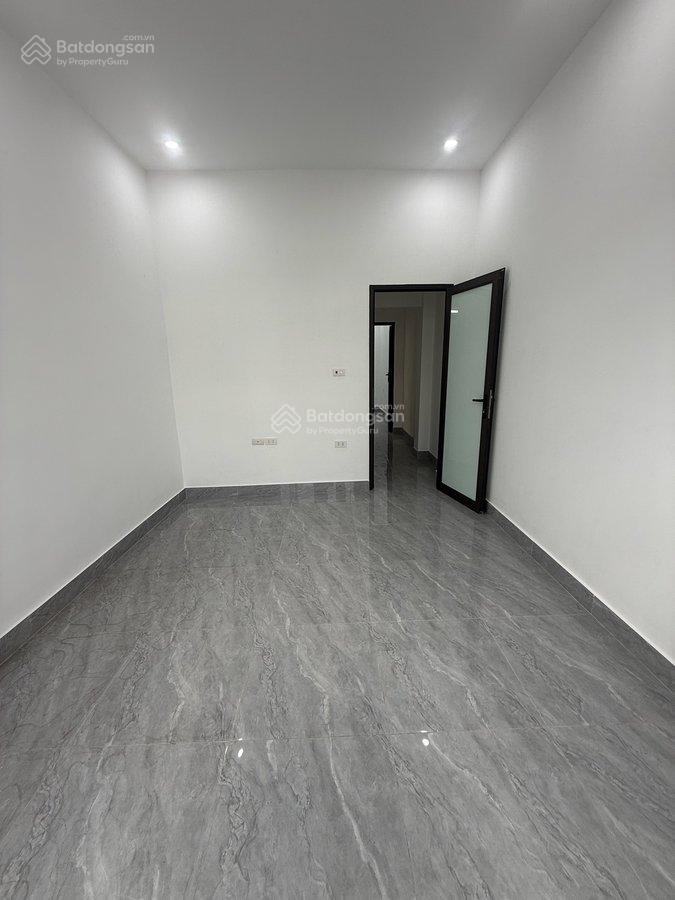 Nhà đẹp thạch bàn 44m2  dân xây chắc chắn  10m ra ô tô tránh  nhỉnh *8 tỷ