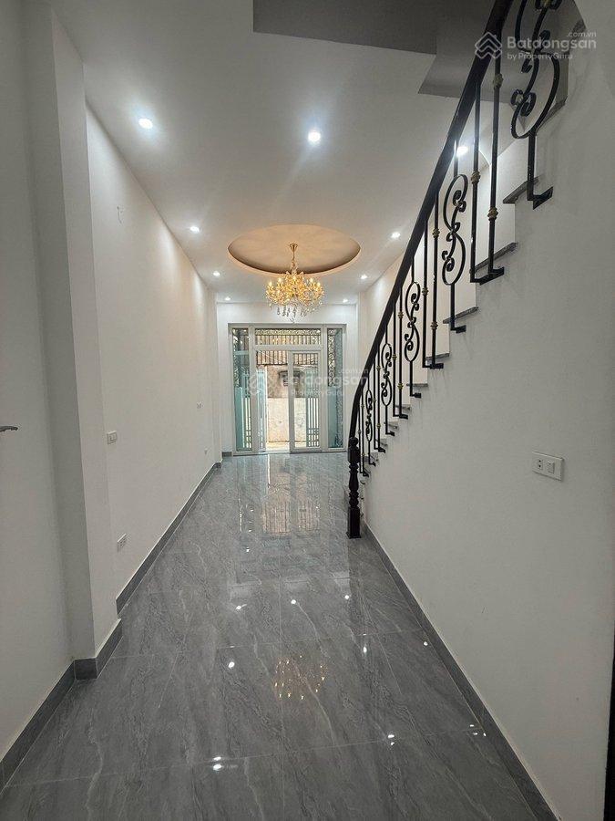 Nhà đẹp thạch bàn 44m2  dân xây chắc chắn  10m ra ô tô tránh  nhỉnh *8 tỷ