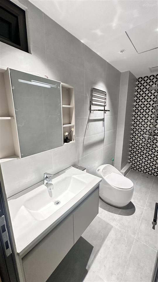 Nhà đẹp 6 tầng thang máy mới xây gần chợ xanh định công  full nội thất đẹp