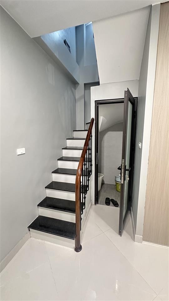 Nhà đẹp 6 tầng thang máy mới xây gần chợ xanh định công  full nội thất đẹp