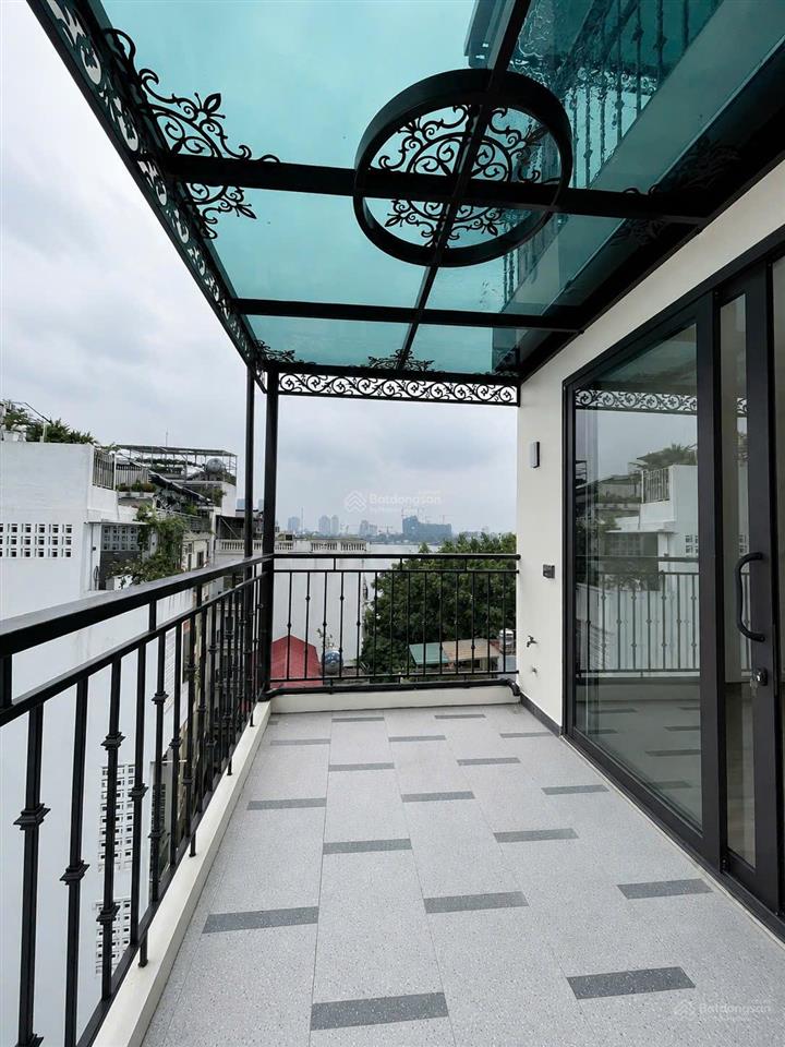 Cho thuê nhà trọ view hồ tây sát mặt hồ, thang máy, ô tô vào nhà