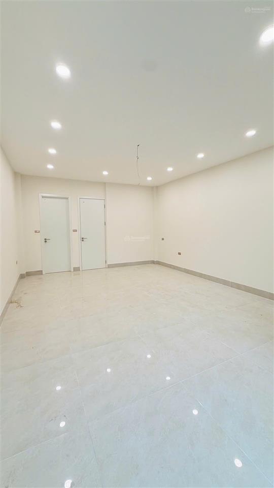 Cho thuê nhà trọ 4pn, 4wc, 45m2, tại phố việt hưng, quận long biên