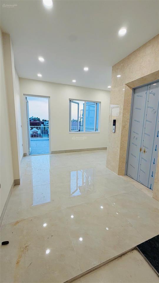 Cho thuê nhà trọ 4pn, 4wc, 45m2, tại phố việt hưng, quận long biên
