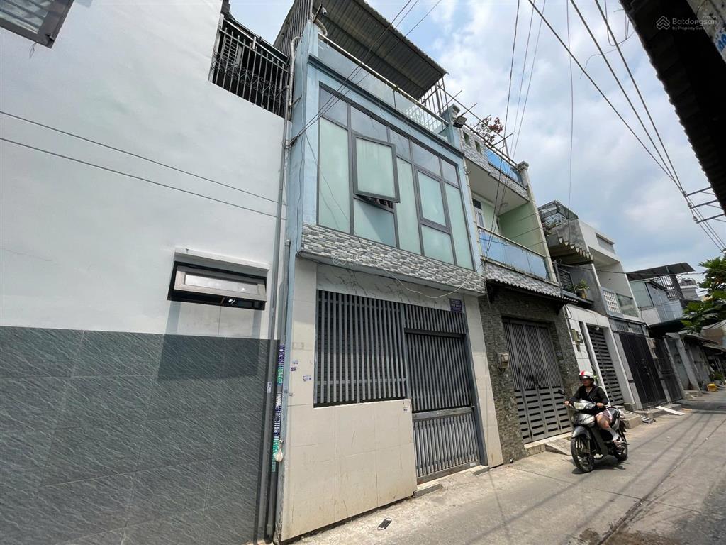 Bán nhà giá rẻ nhất khu vực, vị trí cực đẹp, sát nhà thờ, vài bước chân, chỉ 3,489 tỷ