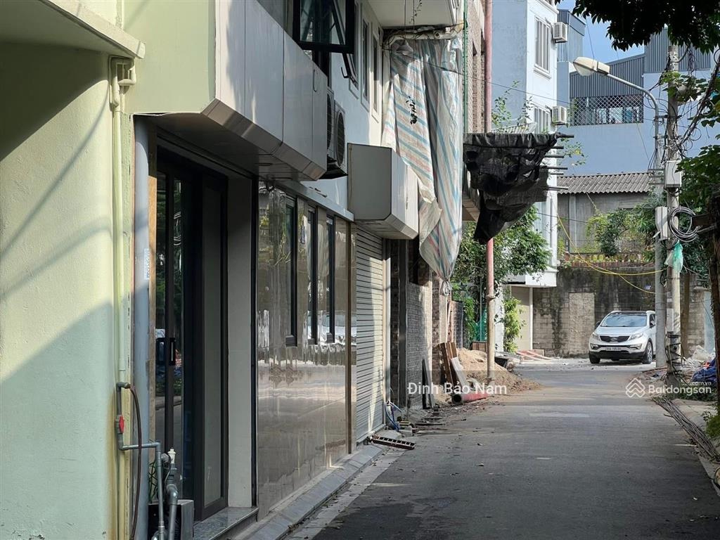 Giá tốt  đất ngọc thuỵ  76,7m2 mt 5.6m  ngõ thông ô tô 7 chỗ vào  2 mặt thoáng  không có qh