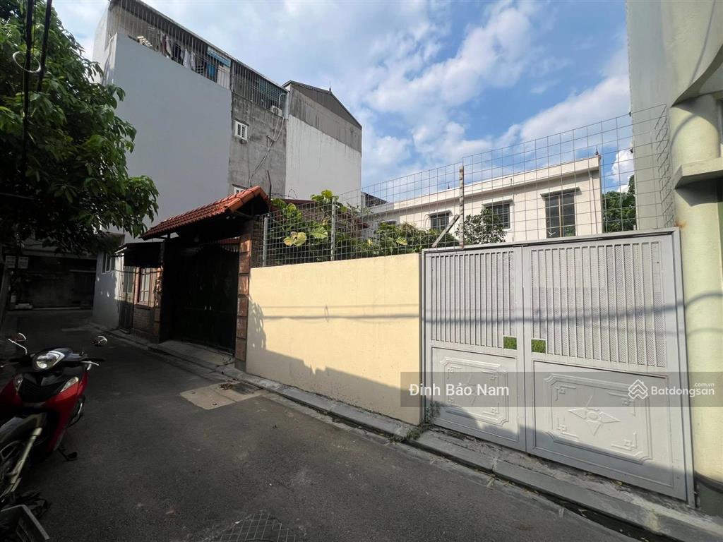 Giá tốt  đất ngọc thuỵ  76,7m2 mt 5.6m  ngõ thông ô tô 7 chỗ vào  2 mặt thoáng  không có qh