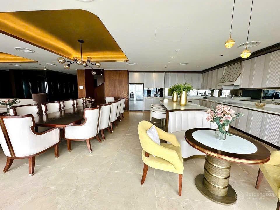 Mặt đường âu cơ tây hồ  trong đê bên lẻ  89m mt4.3m  giá 228tr/m  ô tô tránh kinh doanh  ko qh