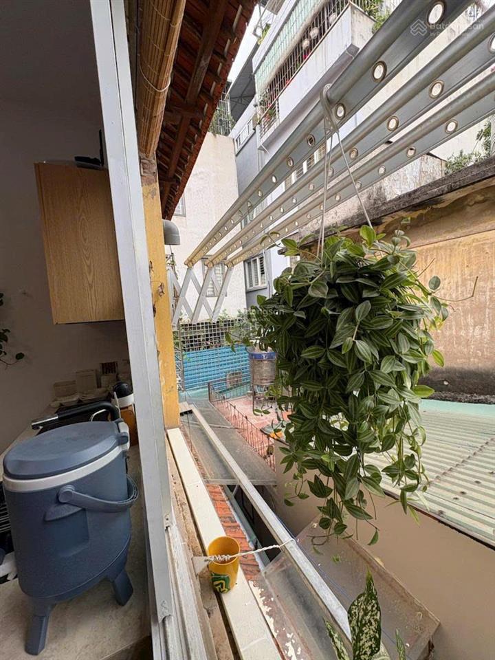 Thuỵ khuê  hơn 2 tỷ  có sổ đỏ  48m 2 tầng  2 ngủ  đầy đủ nội thất  view thoáng  ngõ rộng